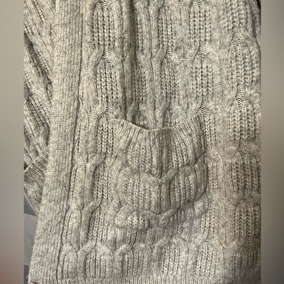 Cardigan - Picture 2 of 4